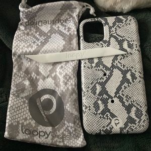 Snake-print loopy iPhone 11
